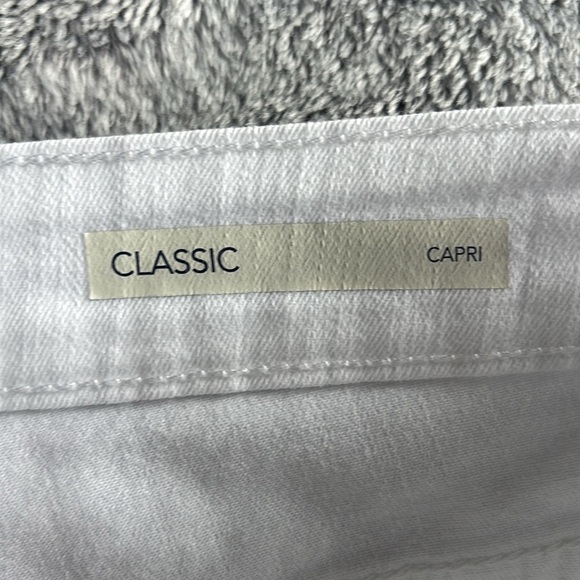 Code Bleu Classic Denim Capri in White Size 14 EUC - Picture 8 of 9